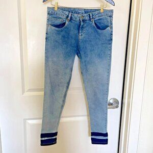 Bundle It! Cherokee Women's Mid Waist Ankle Blue Denim 5 Pocket Jeans Size 30